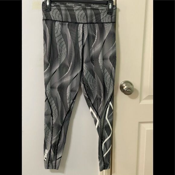 Women’s exercise tights   - Picture 1 of 7